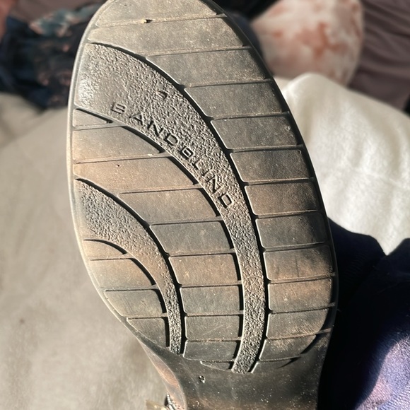 Women’s black boots size 9 - Picture 4 of 5